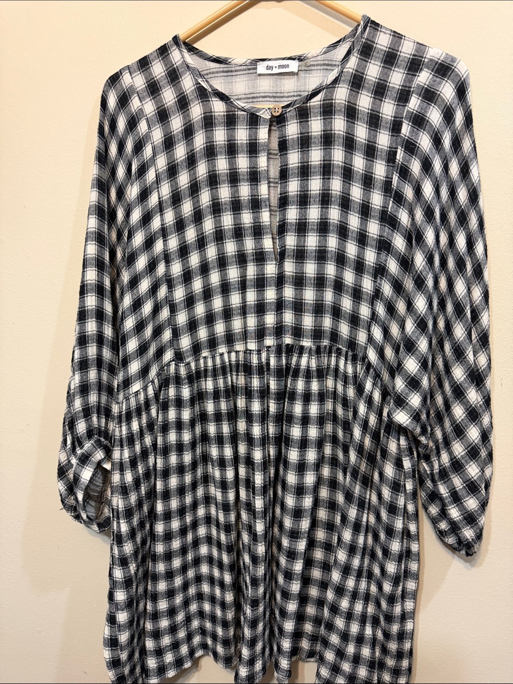 Black & White Plaid Tunic Top2680 - Picture 1 of 5